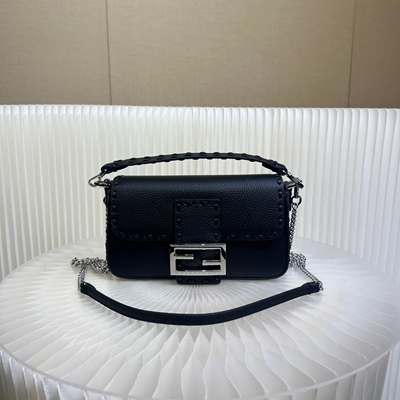 フェンディバッグ正面デザイン